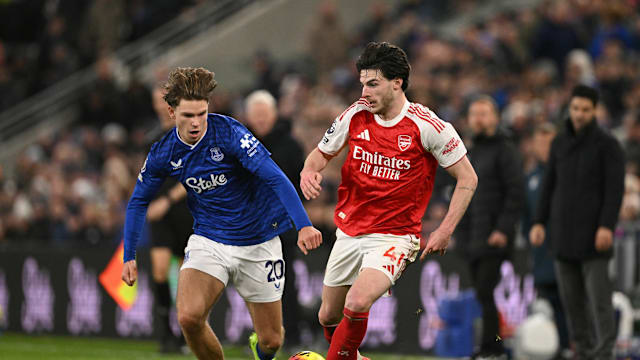 内马尔回应夜店传闻，坦言膝伤恢复艰难获心理援助（内马尔回应夜店传闻：直言膝伤复健艰难，已接受心理支持）