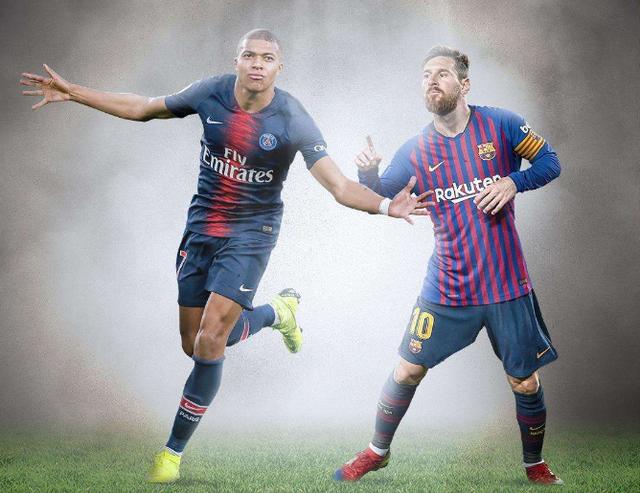 小伙高尔夫模拟器前打高尔夫，结果一杆打到消防喷淋头（男子在高尔夫模拟器前挥杆，一球误中消防喷头）