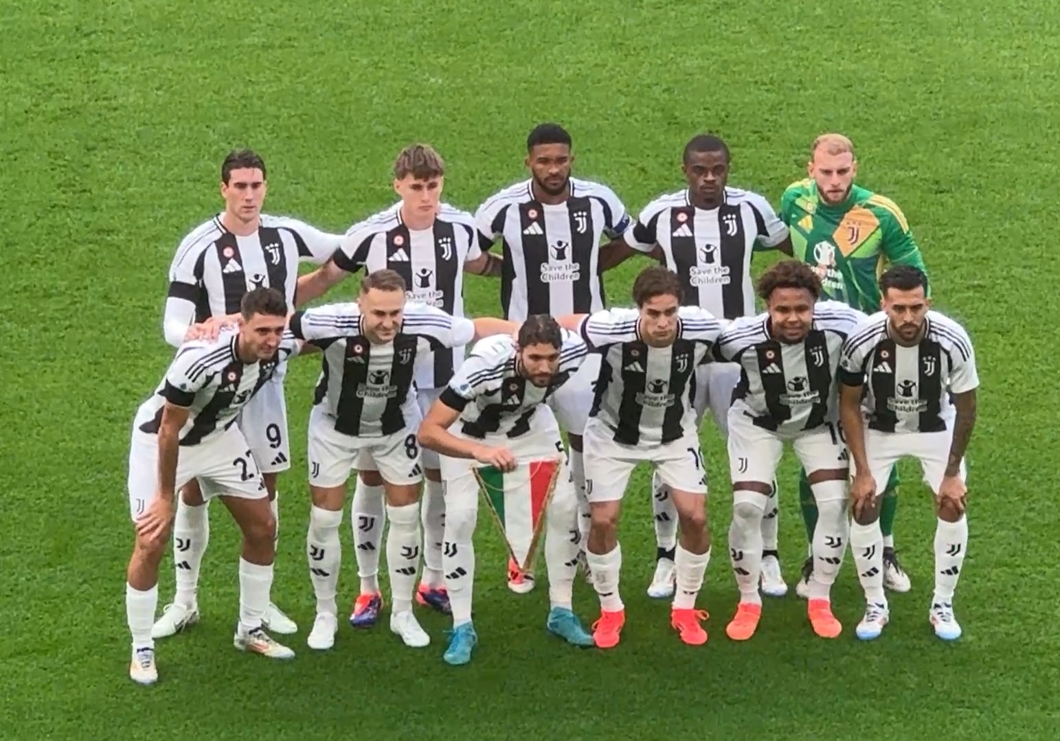 广东男篮二年级小朋友杨溢的未来就是现在！（广东男篮二年级生杨溢，未来已来！）