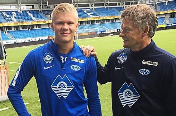 ATP总决赛第5日综述：阿卡3连胜锁定年终第一，德米纳尔赢球晋级