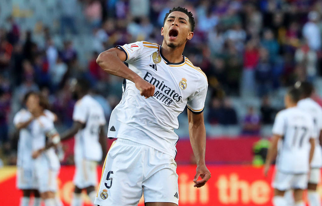 VAR 判罚引发争议（VAR判罚掀起风波）