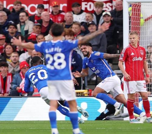 连下两城，格林伍德成马赛近15年首位欧冠客场梅开二度的球员（格林伍德欧冠客场双响，成马赛近15年首人）