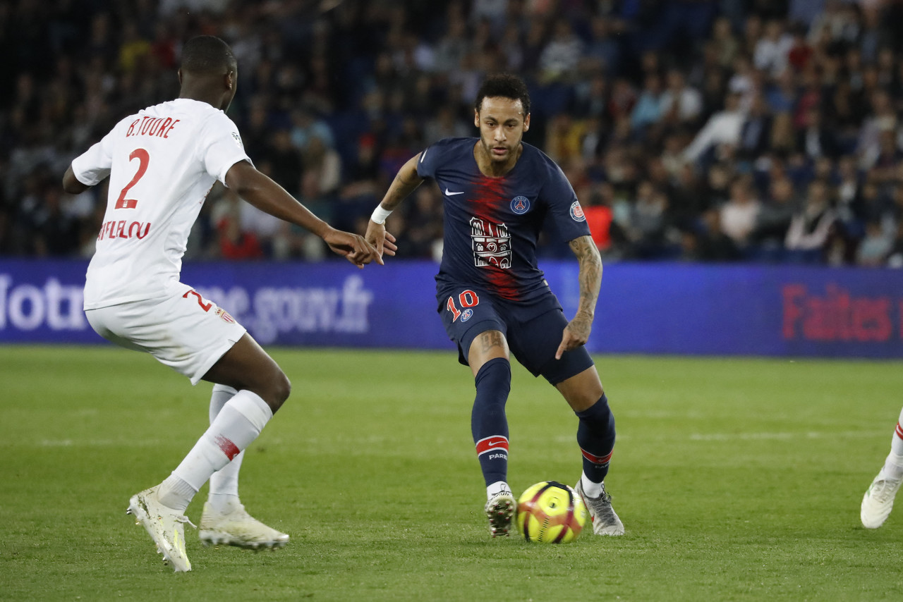 西甲联盟反驳皇马，指责其对最高法院的判决进行有偏见的解读（西甲联盟回击皇马，批其偏颇解读最高法院裁决）