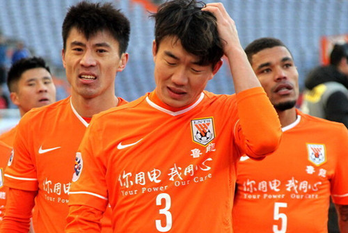 K联赛球队浦项铁人官方社媒账号发布公告称，球队中...（K联赛浦项铁人通过官方社媒发布公告：队内...）