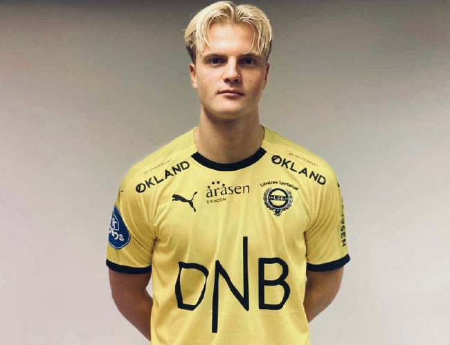 记者：莱万有一种几乎疯狂的求胜欲，他与哈维成了更衣室对手（记者曝：莱万近乎狂热的争胜心，让他与哈维在更衣室成对立面）