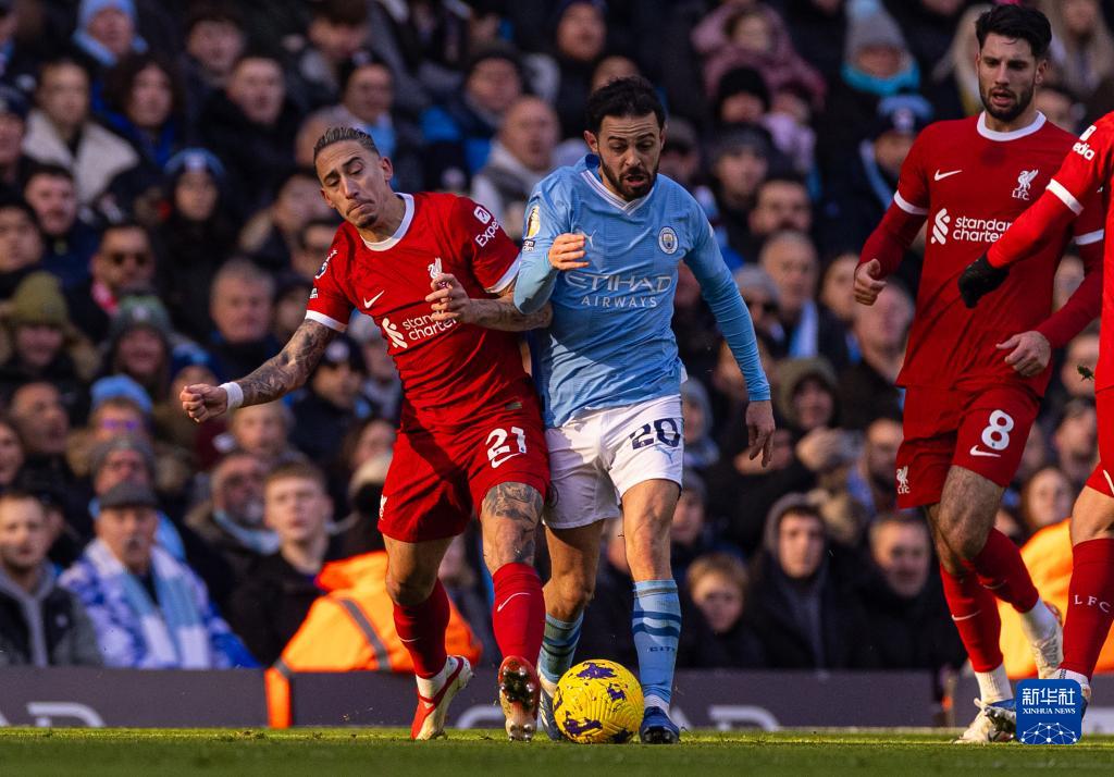 名记：萨拉赫与斯洛特的关系接近破裂，前者冬窗还是很有可能离队（名记：萨拉赫与斯洛特关系濒临崩裂，冬窗离队可能性依旧很高）